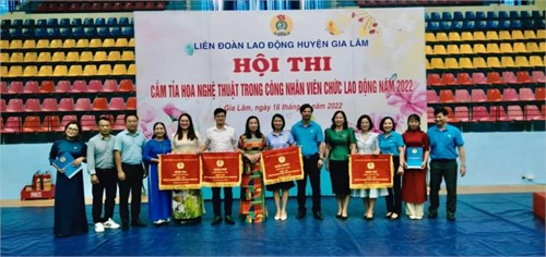 Công đoàn trường Mầm non Cổ Bi tham gia hội thi cắm tỉa hoa nghệ thuật năm 2022 do LĐLĐ huyện Gia Lâm tổ chức