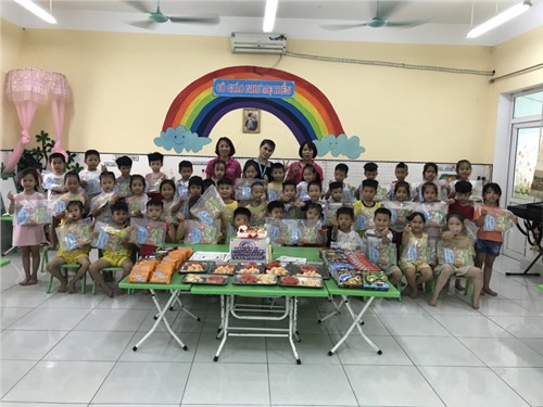 “Tổng kết năm học 2019-2020
Trao chứng nhận Hoàn thành chương trình GDMN 
cho các con học sinh 5-6 tuổi

