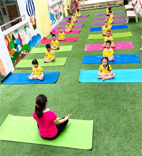 Mang Yoga đến gần hơn với trẻ tại mầm non Đông Dư