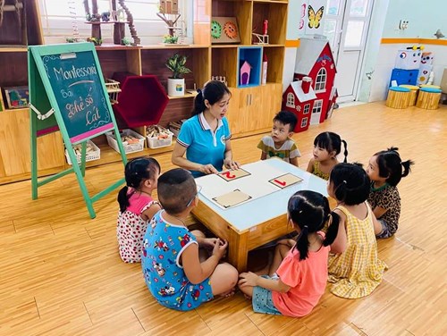 Ứng dụng Montessori trong hoạt động học tại trường mầm non Đông Dư