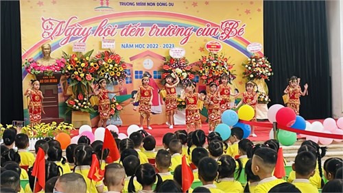 Ngày hội đến trường của bé- bé hân hoan chào đón năm học mới 2022-2023