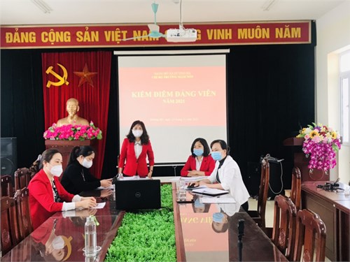 Lễ tổ chức  kết nạp Đảng viên mới của Chi bộ Trường Mầm Non Dương Hà.