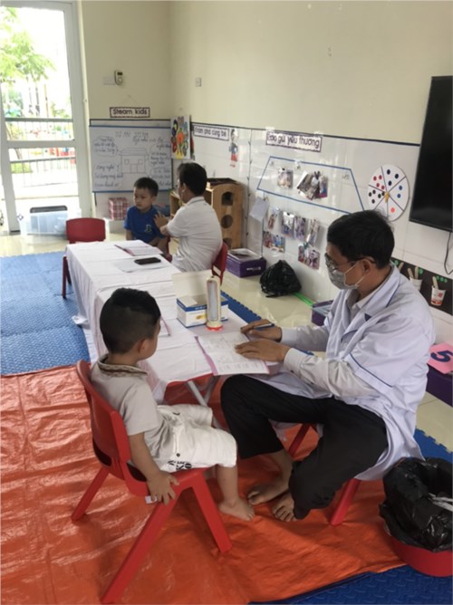 Khám sức khỏe định kỳ cho trẻ ở Trường Mầm non Dương Hà năm học 2020-2021