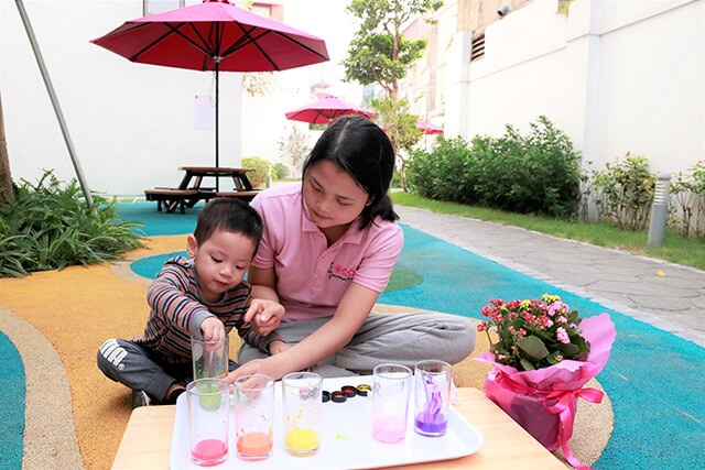 Những kỹ năng sống trẻ đạt được từ phương pháp montessori?