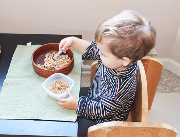6 hoạt động Montessori đơn giản cha mẹ nào cũng có thể dạy con tại nhà