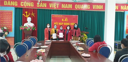 Lễ kết nạp Đảng viên mới của Chi bộ Trường Mầm non Ninh Hiệp