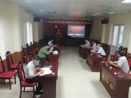 Đ/c Nguyễn Thị Nhạn - Bí thư Chi bộ trường MN Phú Thị dự họp giao ban Bí thư tại UBND Xã Phú Thị