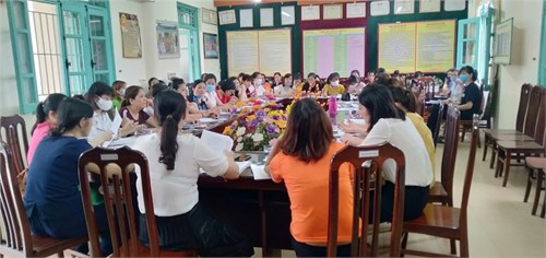 Trường mầm non Phú Thị họp HĐSP triển khai các nhiệm vụ tháng 5 và triển khai kế hoạch phương án chuẩn bị đón học sinh quay trở lại học