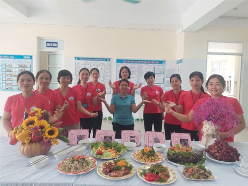 Tổ Nuôi dưỡng tham dự Hội thi nhân viên nuôi dưỡng giỏi cấp trường năm học 2022-2023