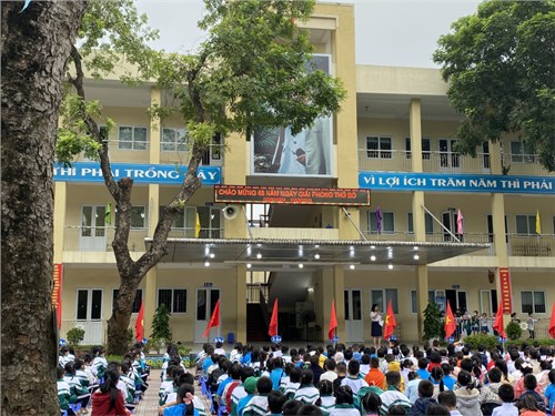 Trường Tiểu học Bát Tràng chào mừng 68 năm ngày giải phóng thủ đô