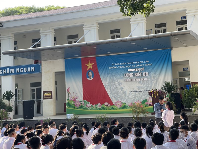 Trường THCS Bát TRàng tổ chức sinh hoạt chuyên đề   Lòng Biết Ơn   với chủ đề :   Đôi mắt em yêu 