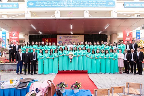 Trường THCS Cao Bá Quát long trọng tổ chức lễ kỉ niệm 40 năm ngày Nhà giáo Việt Nam 20/11