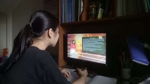 Học sinh trường THCS Cổ Bi  tích cực học tập qua truyền hình trong mùa dịch Covid - 19