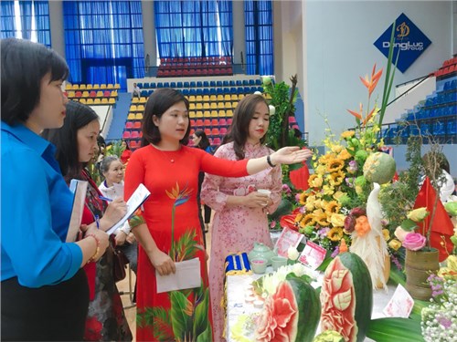 Hội thi cắm tỉa hoa quả nghệ thuật trong cnvc lđ năm 2020 