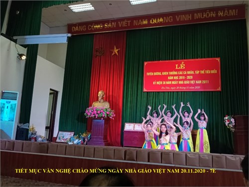 Tiết mục văn nghệ  chào mừng các thầy cô trong ngày nhà giáo Việt Nam 20.11.