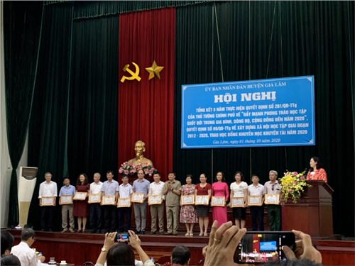 Công tác khuyến học