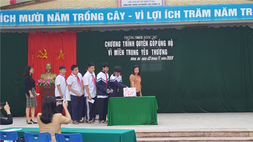 Chương trình quyên góp ủng hộ vì miền Trung yêu thương