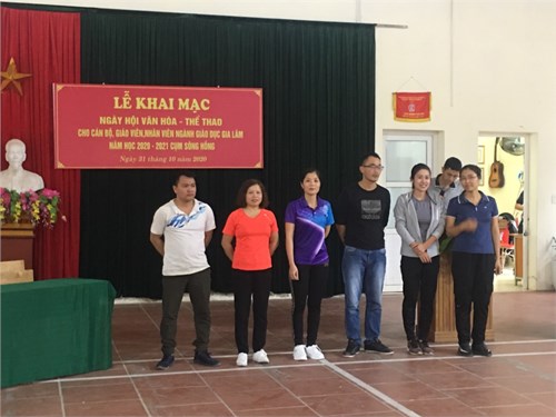 Ngày 31/10/2020, CBGV-CNV trường THCS Kim Lan tham dự Ngày hội văn hóa thể dục thể thao cụm sông Hồng. Đã đạt đc giải ba đơn nam và giải nhì đôi nam môn cầu lông.