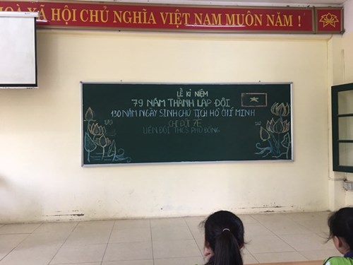 Trường THCS Phù Đổng kỉ niệm 79 năm thành lập Đội và 130 năm ngày sinh Chủ tịch Hồ Chí Minh