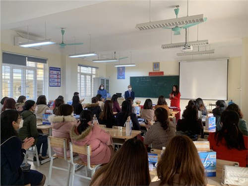 Thực hiện nhiệm vụ năm 2021- 2022.
Hôm nay ngày 24/02/2022 tại Trường THCS TT Trâu Quỳ,
Phòng GD ĐT phối hợp với công ty TNHH Education Solutons Việt Nam tổ chức chuyên đề môn Tiếng Anh cấp THCS

