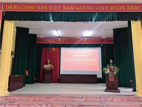 Thầy và trò trường THCS Trung Mầu tham dự Hội nghị tổng kết công tác khuyến học năm 2020 của Hội khuyến học xã Trung Mầu