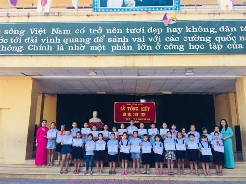 Tổng kết năm học 2019-2020 của thầy và trò Trường Tiểu học Đa Tốn
