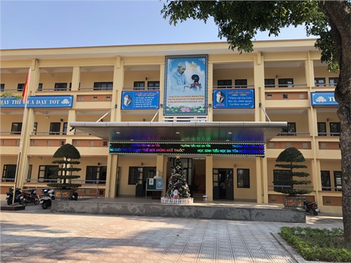 Khung cảnh Trường Tiểu học Đa Tốn.