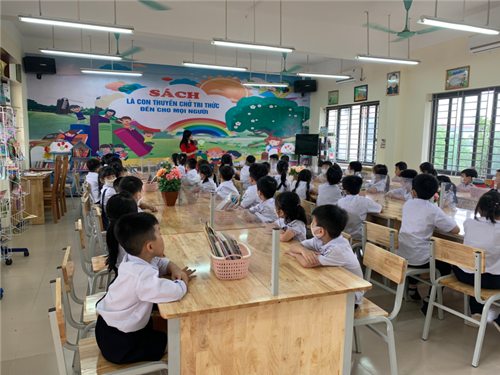 Các hoạt động chào mừng Ngày sách và văn hóa đọc Việt Nam năm 2022 của thầy và trò Trường Tiểu học Đa Tốn.