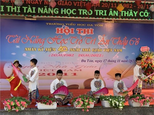 Tiết mục văn nghệ của cô và trò lớp 3A1 chào mừng ngày Nhà giáo Việt Nam 20/11/2022.