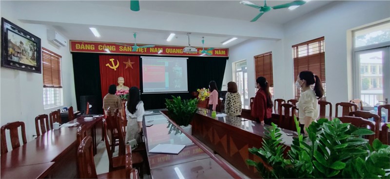 Lễ kết nạp đội viên năm học 2021 - 2022 của Liên đội trường tiểu học Dương Quang