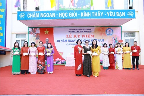 Trường Tiểu học Ninh Hiệp tổ chức Lễ kỷ niệm 40 năm ngày nhà giáo Việt Nam 20 - 11