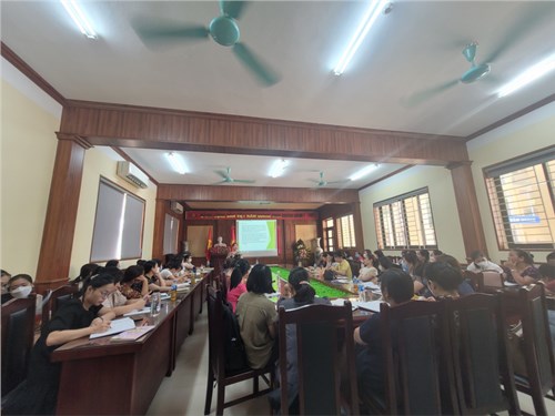 Tập huấn dạy học môn Tiếng Việt theo hướng phát triển năng lực người học