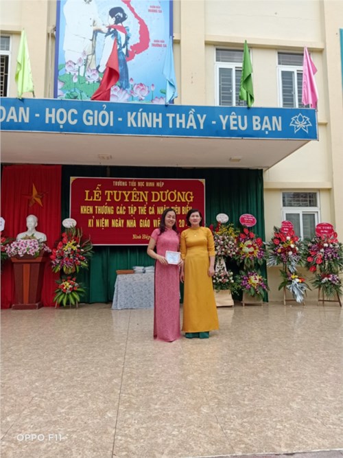 Tuyên dương khen thưởng tập thể , cá nhân đạt thành tích cao nhân dịp 20/11