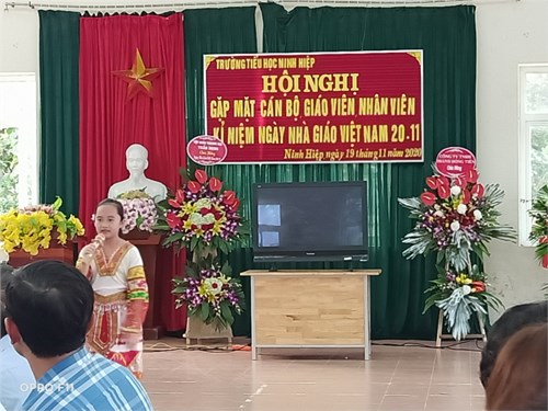 Hoạt động văn nghệ chào mừng hội nghị.