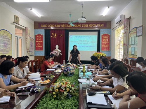 Chiều ngày 29/8/2022, Trường Tiểu học Ninh Hiệp tổ chức triển khai nhiệm vụ năm học 2022-2023.
