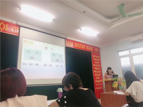Tham gia tập huấn môn Tiếng Việt lớp 1 theo chương trình GDPT 2018