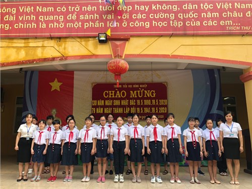 Chào mừng kỷ niệm 130 năm ngày sinh Chủ tịch Hồ Chí Minh 
và 79 năm ngày thành lập Đội TNTP Hồ Chi Minh
