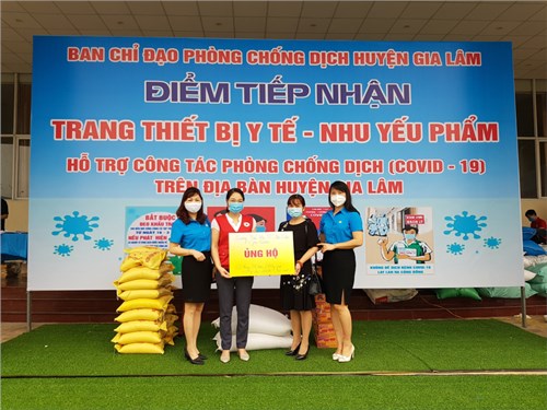 Chung tay giúp đỡ những hoàn cảnh khó khăn trong đại dịch Covid-19