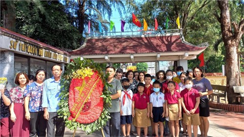 Lễ dâng hương tưởng niệm các anh hùng liệt sĩ, mẹ Việt Nam anh hùng nhân dịp 75 năm ngày Thương binh liệt sĩ