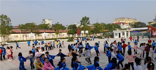 Liên Đội tổ chức Hoạt động trò choi dân gian tháng 11 cho học sinh toàn trường