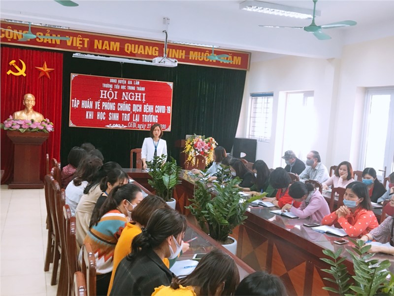 Ngày 27/02/2020 trường Tiểu học Trung Thành triển khai Hội nghị Tập huấn về phòng chống dịch bệnh covid-19 khi học sinh trở lại trường. 