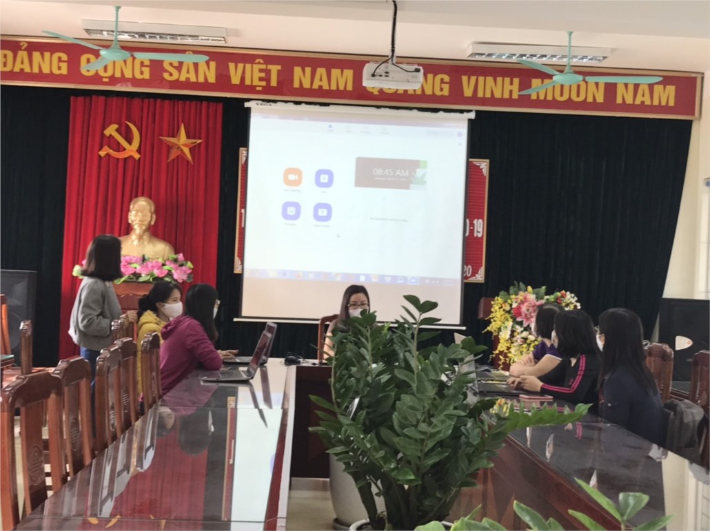 Ngày 18/3/2020 Trường TH Trung Thành tập huấn dạy học trực tuyến trên phần mềm Zoom cho giáo viên khối 4,5