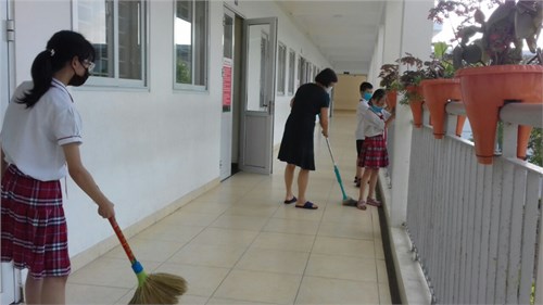 Trường Tiểu học Trung Thành thực hiện tổng vệ sinh khử khuẩn lần thứ 16 ngày 5/6//2020