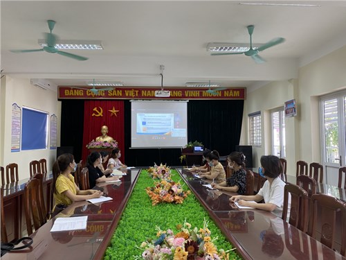 Trường TH Trung Thành tham gia tập huấn SGK môn Hoạt động trải nghiệm lớp 2 bộ sách Kết nối
