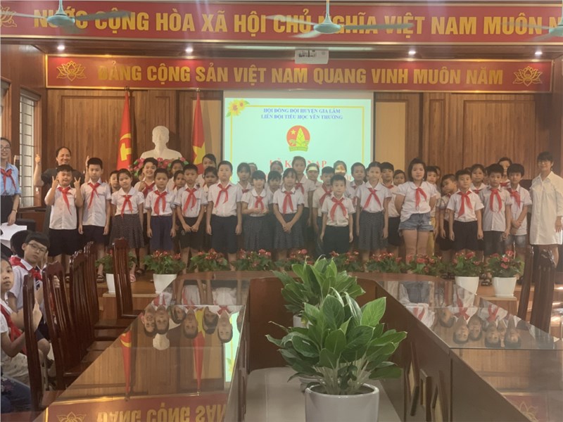 Lễ kết nạp đội năm học 2019 - 2020 của trường TH Yên Thường