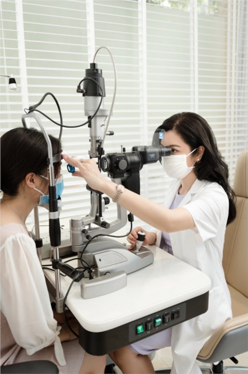 Bác sĩ nhãn khoa chỉ 5 nguyên tắc bảo vệ mắt cho trẻ khi học online mùa dịch